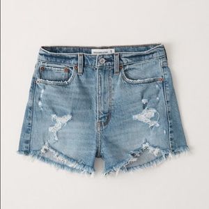 Abercrombie High Rise Mom Shorts 2.5”